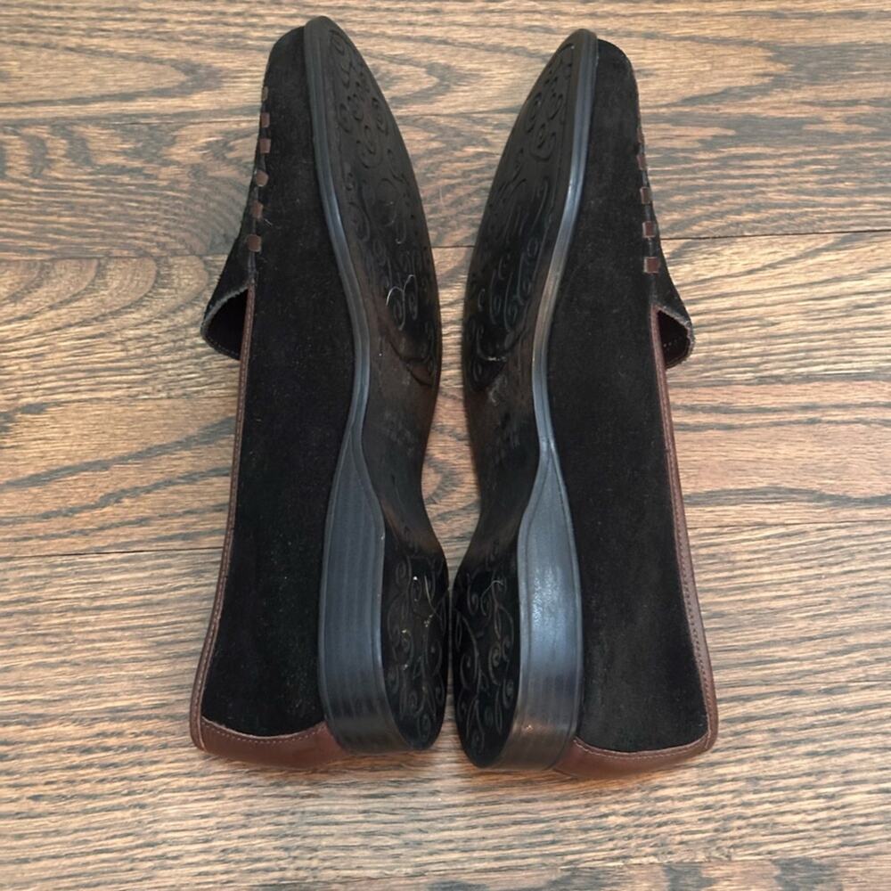 Brighton Memoir Black Suede Loafer Chocolate Whipstitching Silver Heart Size 8 M - Picture 4 of 8